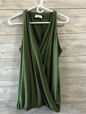 BN Zenana Outfitters Sleeveless Draped V-Neck Surplice Tank Top